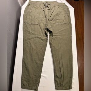 Old Navy women’s Olive Cargo Pants